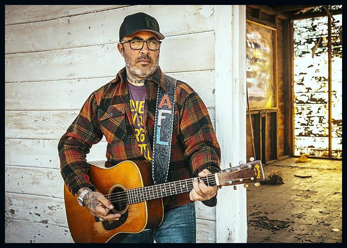 Staind’s Aaron Lewis Shares ‘Goodbye Town’ From Upcoming Solo Album