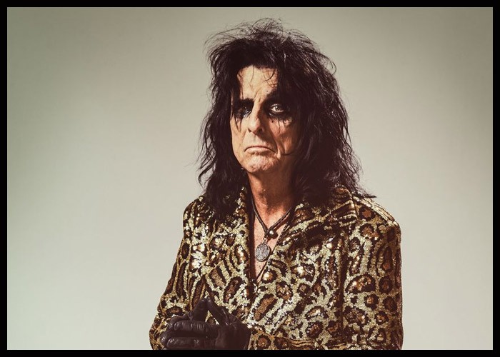 Alice Cooper To Be Rejoined By Guitarist Kane Roberts