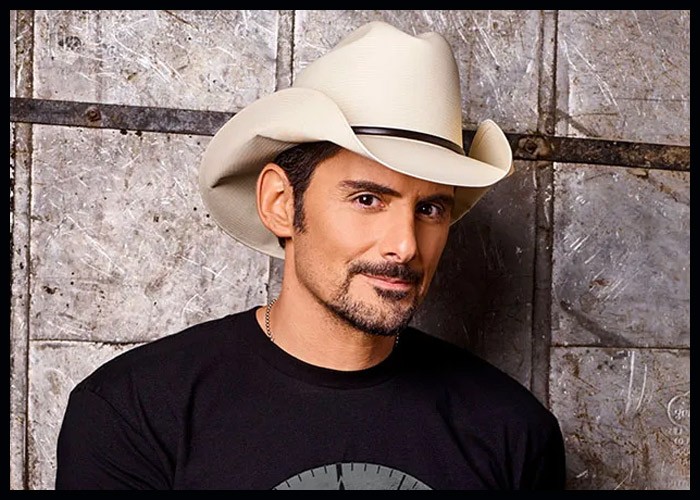 Brad Paisley, Kimberly Williams-Paisley To Host Comedy Show Benefitting Free Grocery Store