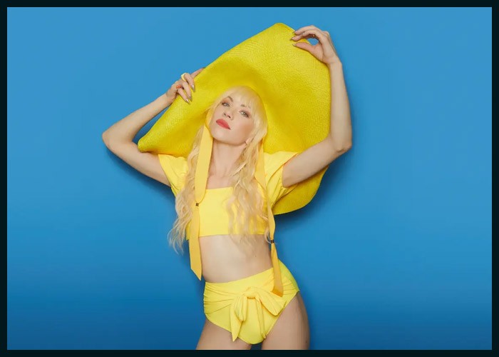 Carly Rae Jepsen Shares Video For New Single ‘Beach House’