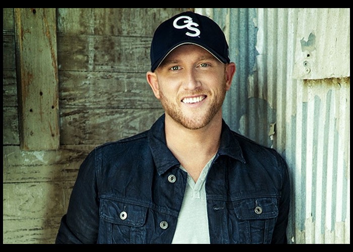 Cole Swindell Announces ‘Down To The Bar’ Tour