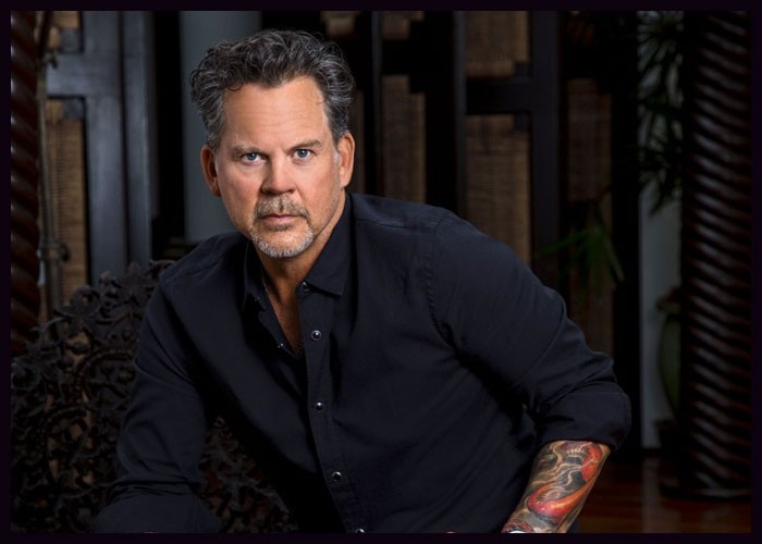 Gary Allan Gets Engaged To Girlfriend Molly Martin