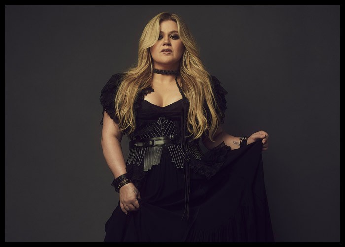 Kelly Clarkson Shares 'You Don't Make Me Cry' Featuring Daughter River Rose