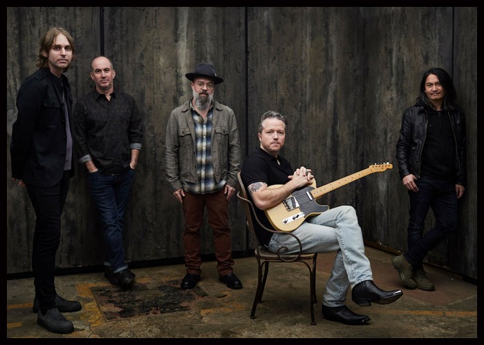 Jason Isbell And The 400 Unit Share New Single ‘Middle Of The Morning’