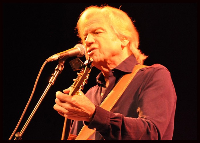 The Moody Blues’ Justin Hayward Shares New Single ‘Living For Love’