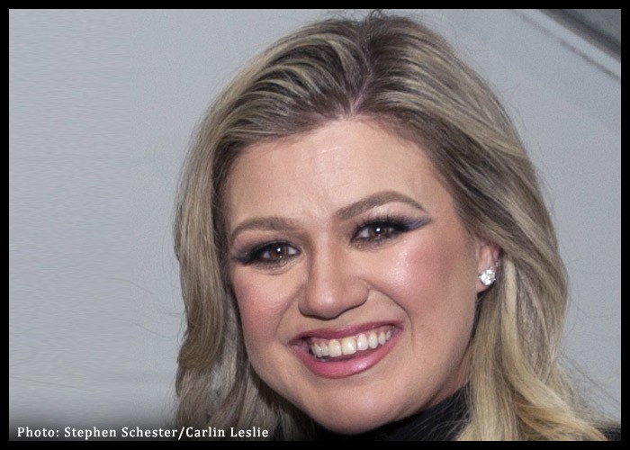 Kelly Clarkson Covers Miley Cyrus’ ‘Used To Be Young’ For ‘Kellyoke’