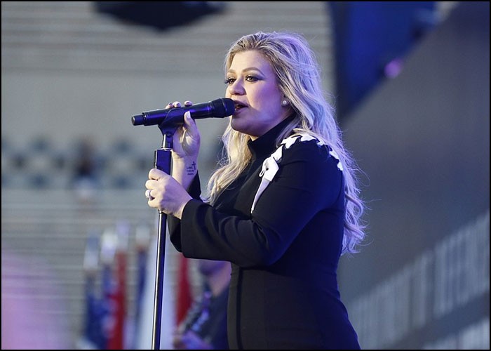 Kelly Clarkson Delivers Fiery Cover Of Elvis’ ‘Burning Love’