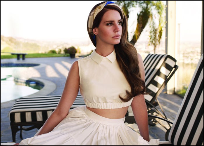 Lana Del Rey Reveals She Was ‘All Over’ Original Version Of Taylor Swift’s ‘Snow On The Beach’