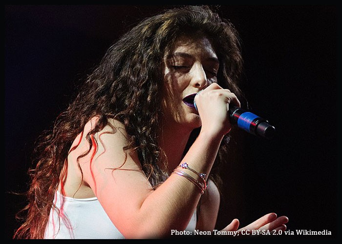 Lorde Shares Cover Of ‘Take Me To The River’ From Talking Heads Tribute Album