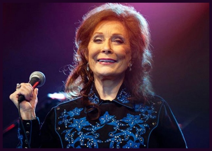 Country Stars Help Loretta Lynn Celebrate 90th Birthday