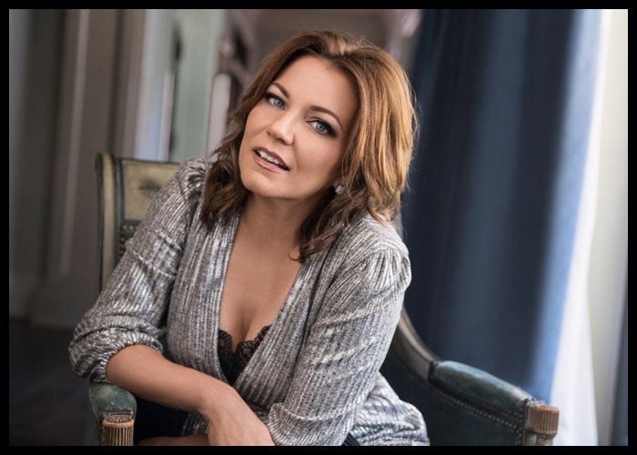 Martina McBride’s Country Music Hall Of Fame Exhibit Extended Through July 2023