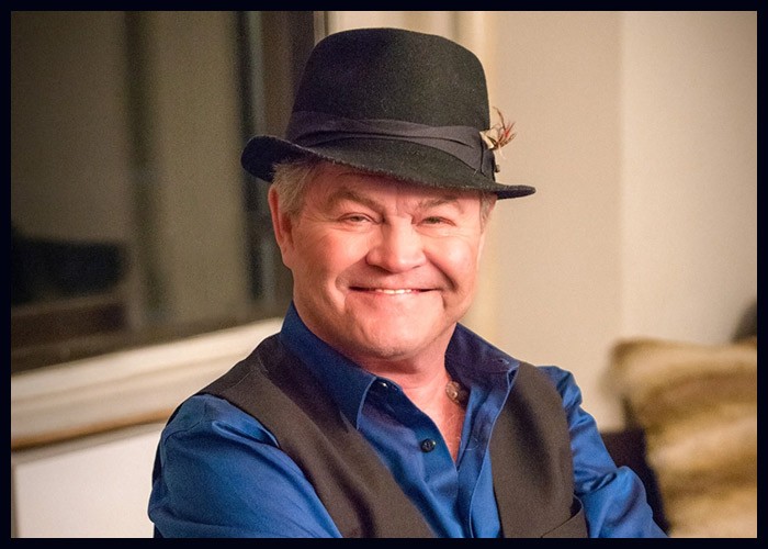The Monkees' Micky Dolenz Shares 'Shiny Happy People' From R.E.M. Covers EP