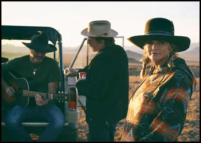 Miranda Lambert To Give Behind-The-Scenes Look At Making ‘The Marfa Tapes’ In Documentary
