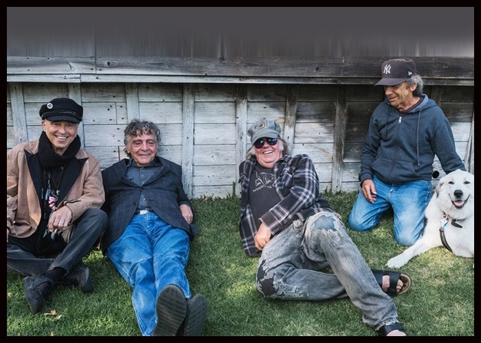 Neil Young Teaming Up With Crazy Horse Members On New Album ‘All Roads Lead Home’
