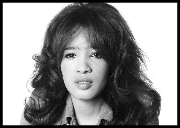 The Ronettes Co-Founder, ’60s Icon Ronnie Spector Dead At 78