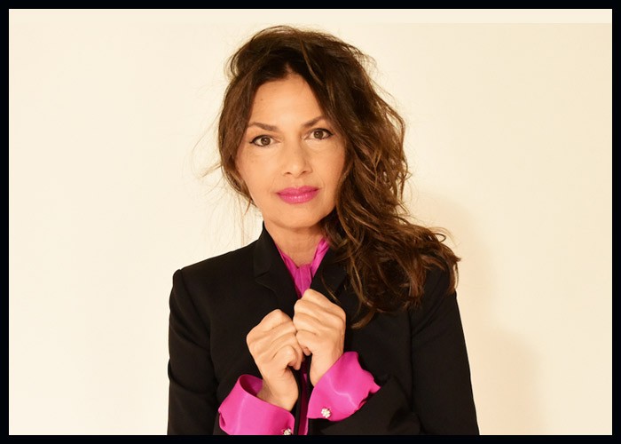 The Bangles’ Susanna Hoffs Shares Cover Of Rolling Stones’ ‘Under My Thumb’