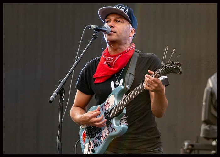 Tom Morello Accidentally Tackled By Security At Rage Against The Machine Show In Toronto