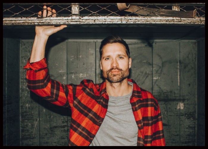 Walker Hayes Teams Up With Jake Owen On ‘Country Stuff’