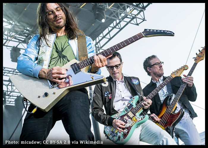 Weezer’s Rivers Cuomo Teases ‘Epic Tour’ In Celebration Of 30th Anniversary Of ‘Blue Album’
